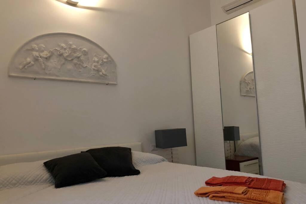 מילאנו Casa Alberto Da Giussano, Elegante Bilocale In Centro Con Balcone Sul Parco מראה חיצוני תמונה
