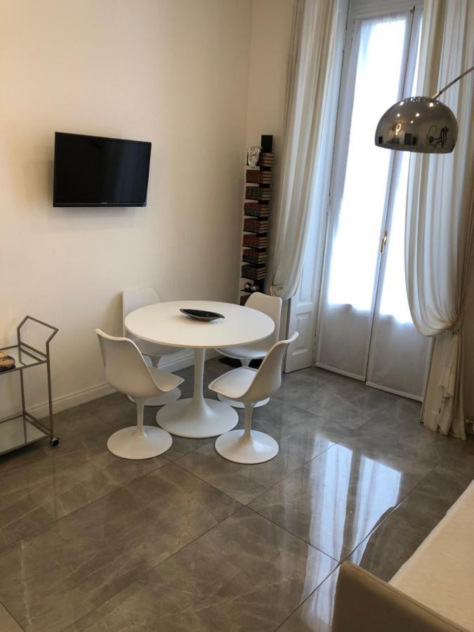 מילאנו Casa Alberto Da Giussano, Elegante Bilocale In Centro Con Balcone Sul Parco מראה חיצוני תמונה