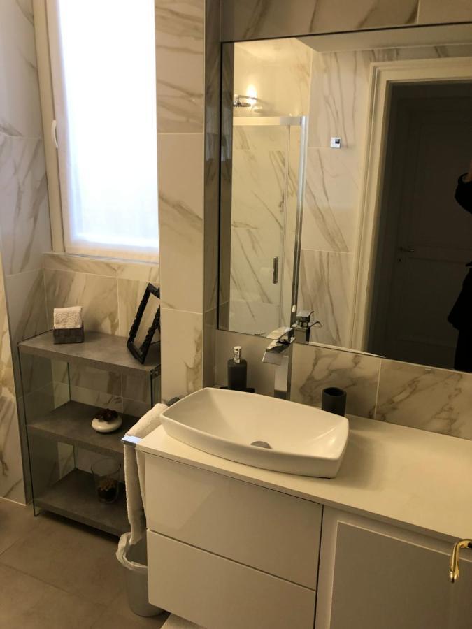 מילאנו Casa Alberto Da Giussano, Elegante Bilocale In Centro Con Balcone Sul Parco מראה חיצוני תמונה