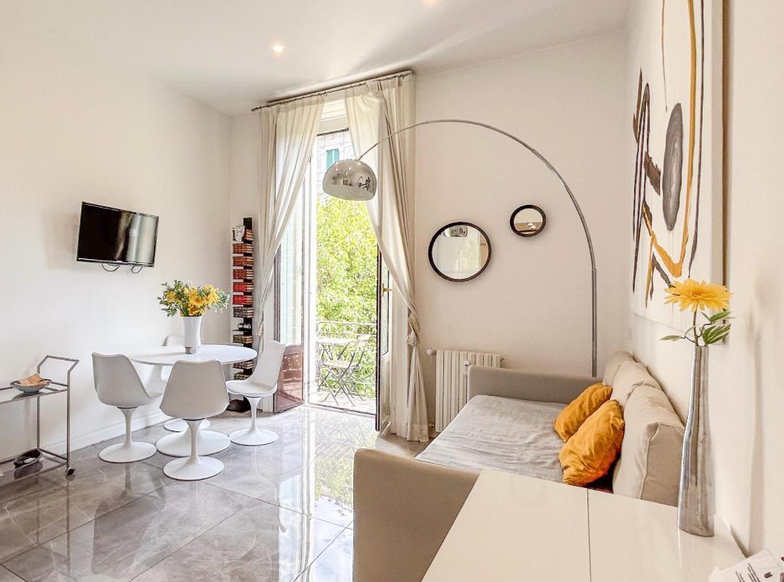 מילאנו Casa Alberto Da Giussano, Elegante Bilocale In Centro Con Balcone Sul Parco מראה חיצוני תמונה